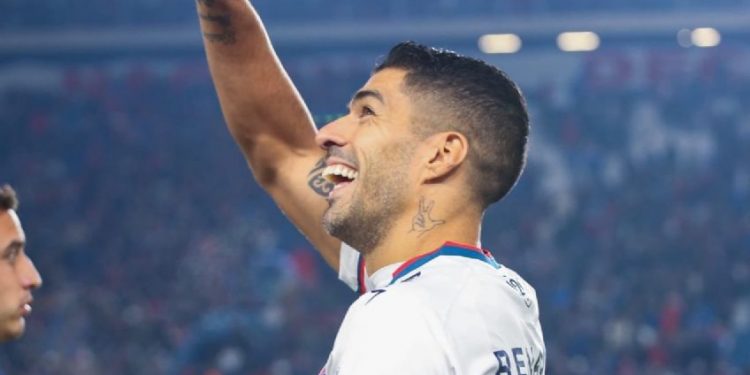 Luis Suárez en Nacional: primer gol y penal errado