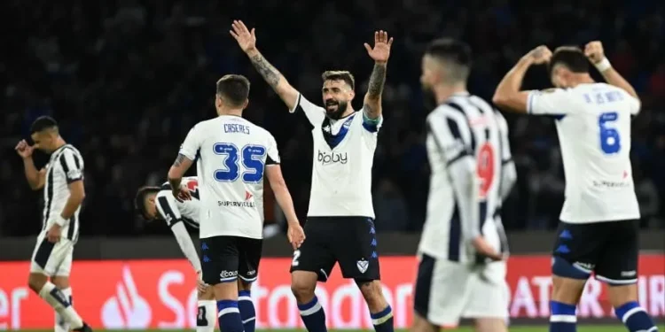 Vélez le ganó a Talleres y está entre los cuatro mejores de América