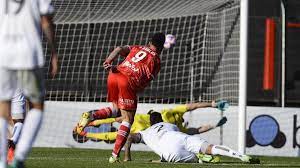 Sin público, sin fútbol, sin «vergüenza»: Argentinos hizo leña de Colón caído y lo goleó en Santa Fe