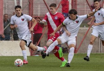 La reserva de Colón ganaba cómoda, pero terminó repartiendo puntos ante Argentinos Juniors