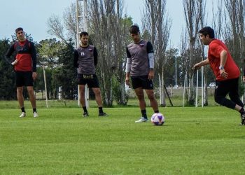 Colón oficializó la llegada de Saralegui como DT