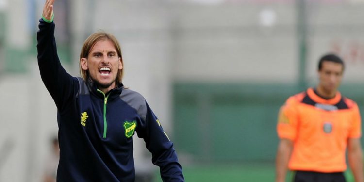 Uno de los DT que Colón tiene en carpeta rechazó a Newells, pero espera algo de Europa