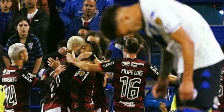 Flamengo humilló a Vélez y tiene un pie en la final de la Libertadores