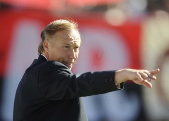 Un ex DT de Colón, que estuvo a un paso de Unión, podría volver a Newells