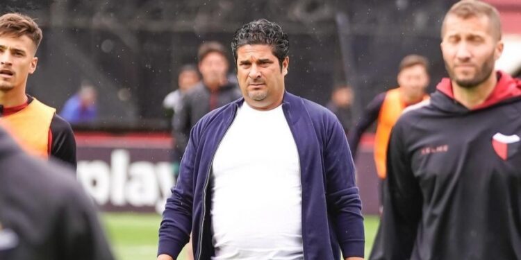 ¿Con qué equipo se despide Colón del campeonato mañana en Rosario?