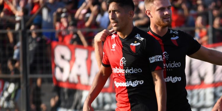 Con un paso fundamental por Colón, mejoró su contrato y renovó con su club