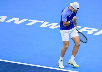 Francisco Cerúndolo se impuso en Amberes y avanzó a los octavos de final