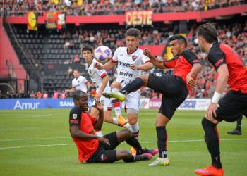 El Colón de Saralegui ganó “la segunda final” y dejó a Patronato contra la cuerdas