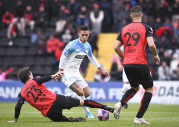 Colón perdió frente a Racing en Santa Fe
