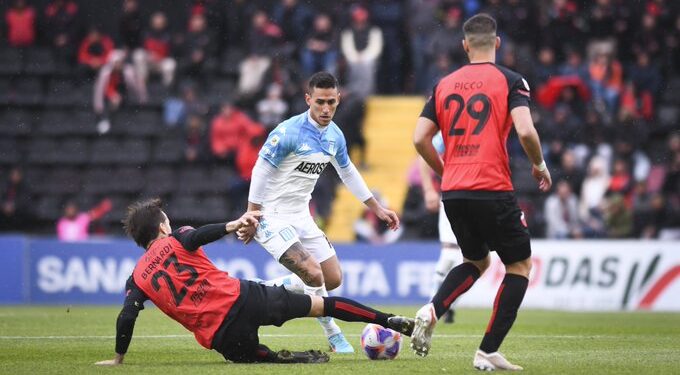 Colón perdió frente a Racing en Santa Fe