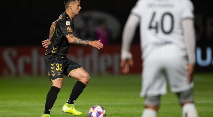 Colón venció a Platense en Vicente López