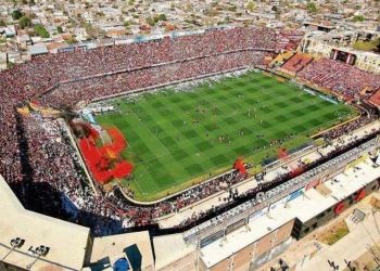 Colón vuelve a jugar de local con su gente en las tribunas