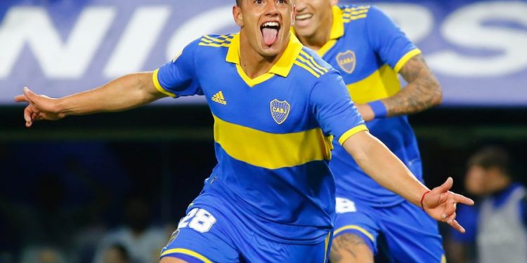 Boca le ganó a Vélez y es único puntero