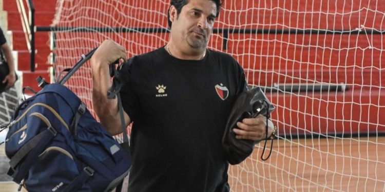 Saraga se reencontró con el público Sabalero: «He dirigido otros equipos, pero como Colón no hay»