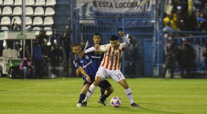 Unión empató con Atlético Tucumán en el Jardín de la República