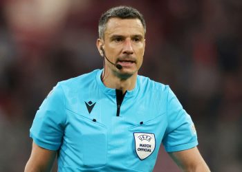Está el árbitro para el partido debut de Argentina en el Mundial