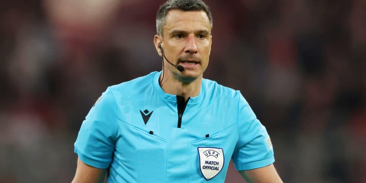 Está el árbitro para el partido debut de Argentina en el Mundial