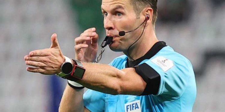 ¿Quién es el árbitro que dirige Argentina-Polonia?