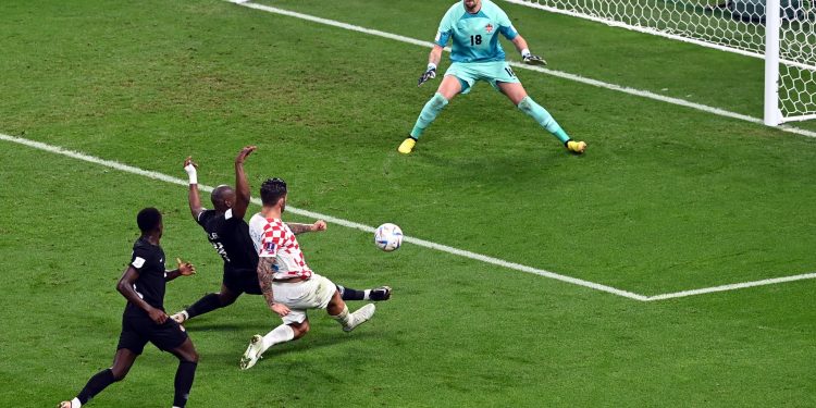Croacia lo dio vuelta y eliminó a Canadá