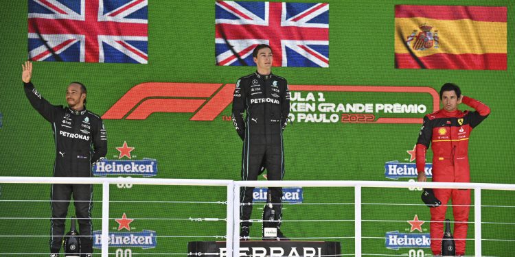 Russell festejó en Brasil y ganó su primera carrera de F1