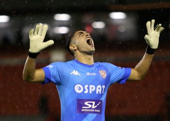 Horas decisivas para el arquero de Unión, Santiago Mele