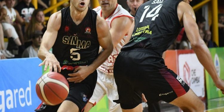 LNB: Unión dio pelea hasta el final pero cayó en Corrientes