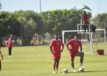 Wanchope Abila entrena con otro equipo