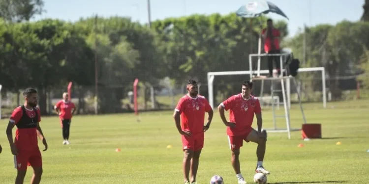 Wanchope Abila entrena con otro equipo