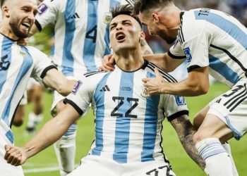 Abrazados a la ilusión que nos condena