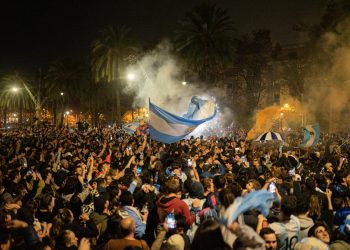 Hinchas argentinos convocaron a una marcha para exigir más entradas