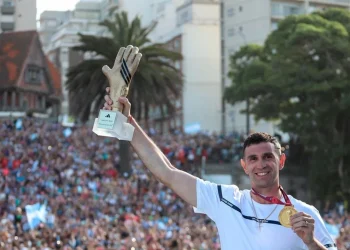 Emiliano Martínez fue homenajeado en Mar del Plata, su tierra natal