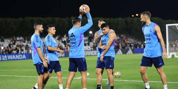 La Selección volvió a los trabajos pensando en la final ante Francia