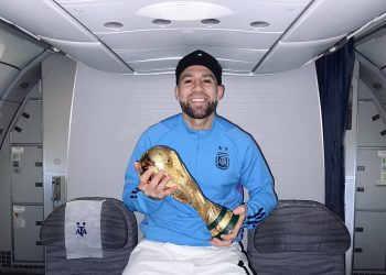 Otamendi estaría en la mira de dos equipos de La Liga de España
