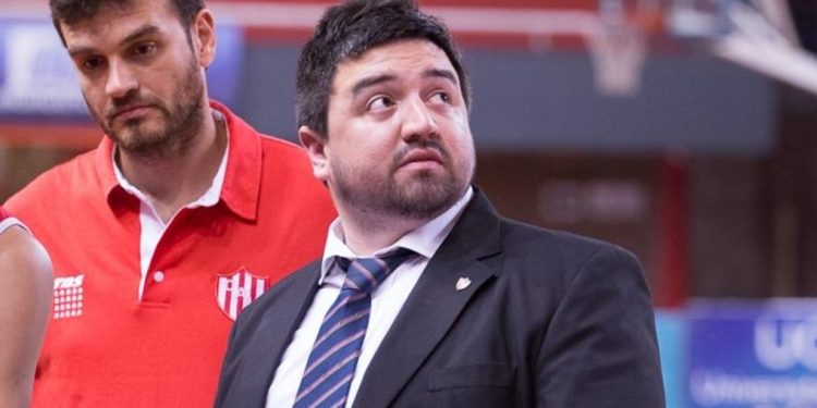 Juan Francisco Ponce deja de ser el entrenador del equipo de Básquet de Unión