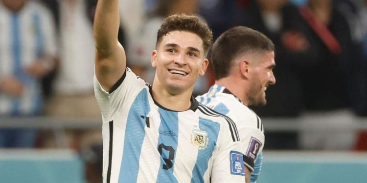 Julián Álvarez reconoció que en la Selección fue de «menos a más»