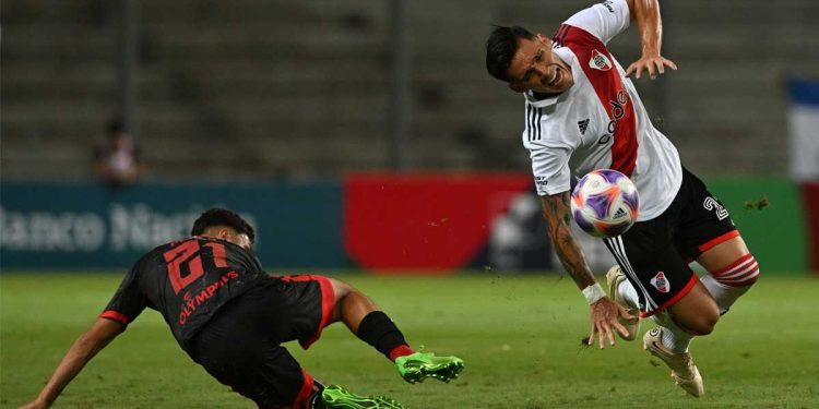 Malas noticias en River: se fracturó el tobillo derecho Matías Kranevitter