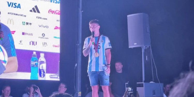 Gualeguay le rindió homenaje a Lisandro Martínez