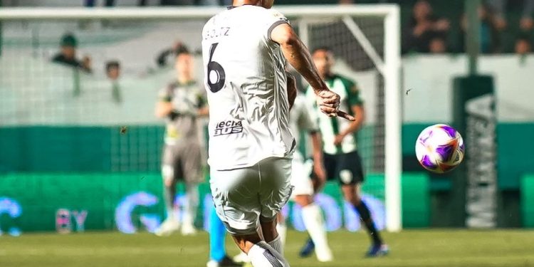 Paolo Goltz selló su continuidad en Colón