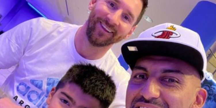 Wanchope festejó junto a Messi, mientras esta semana lo esperan por Santa Fe