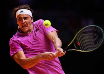 Zverev fue mucho para Djokovic y le ganó en sets corridos en Dubai