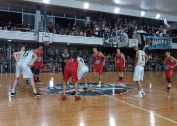 Almagro sacó ventaja en la primera final del Oficial