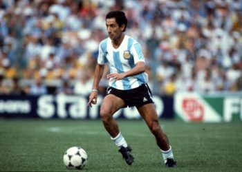 Osvaldo Ardiles adimitió que «Messi jugó como Maradona en el 86»