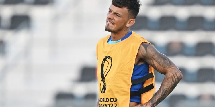 Ben White abandonó la concentración de Inglaterra en plena disputa de la Copa del Mundo