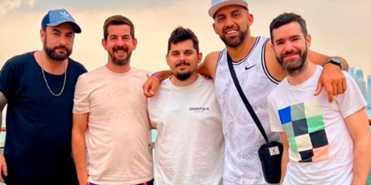 Miralo al «12»: El imponente crucero en el que pasea Wanchope en Qatar junto a…