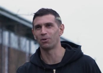 El Dibu retornó a Aston Villa: ¿Cuándo podría volver a las canchas?