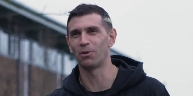 El Dibu retornó a Aston Villa: ¿Cuándo podría volver a las canchas?