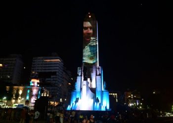 Enorme homenaje a Messi y Di María en Rosario