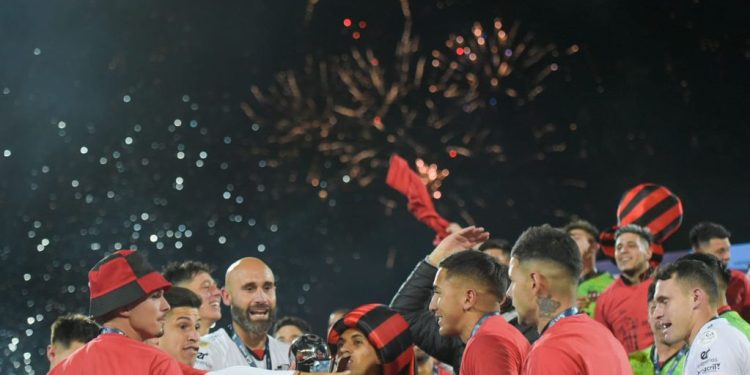 Un reciente campeón con Patronato en el radar de Colón