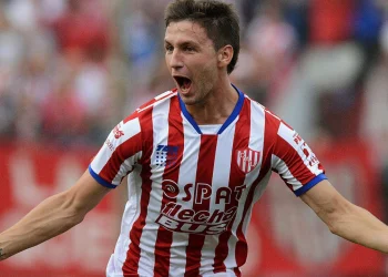 Unión apunta a Soldano pero un viejo conocido también lo quiere