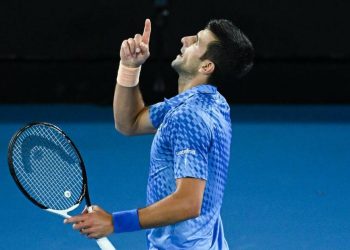 Djokovic avanza a a paso firme en el Abierto de Australia